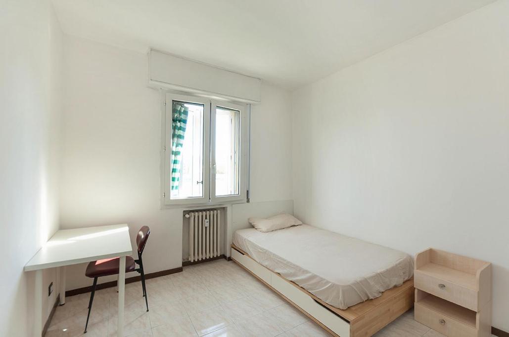 Private Room For Girls Bologna Exterior photo